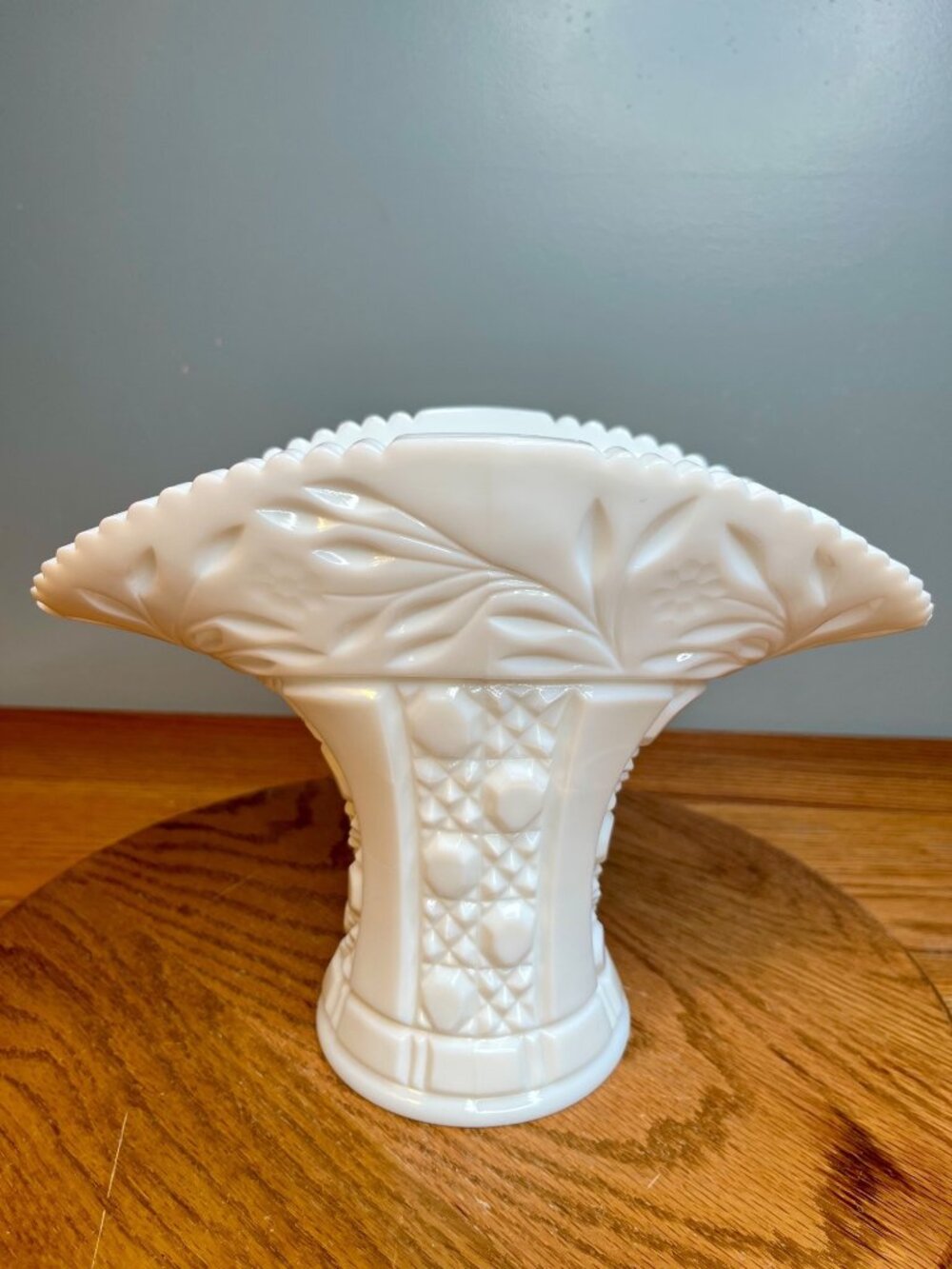 Vintage LE Smith (from McKEE mold)  Milk Glass Innovations Trumpet Vase